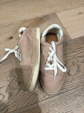 Women's Blush Leather Lace-Up Sneakers